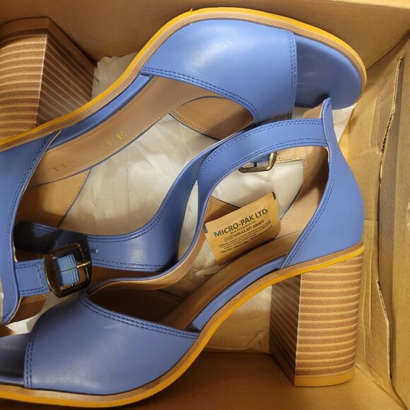 T strap sandal with heels - Picture 11 of 15